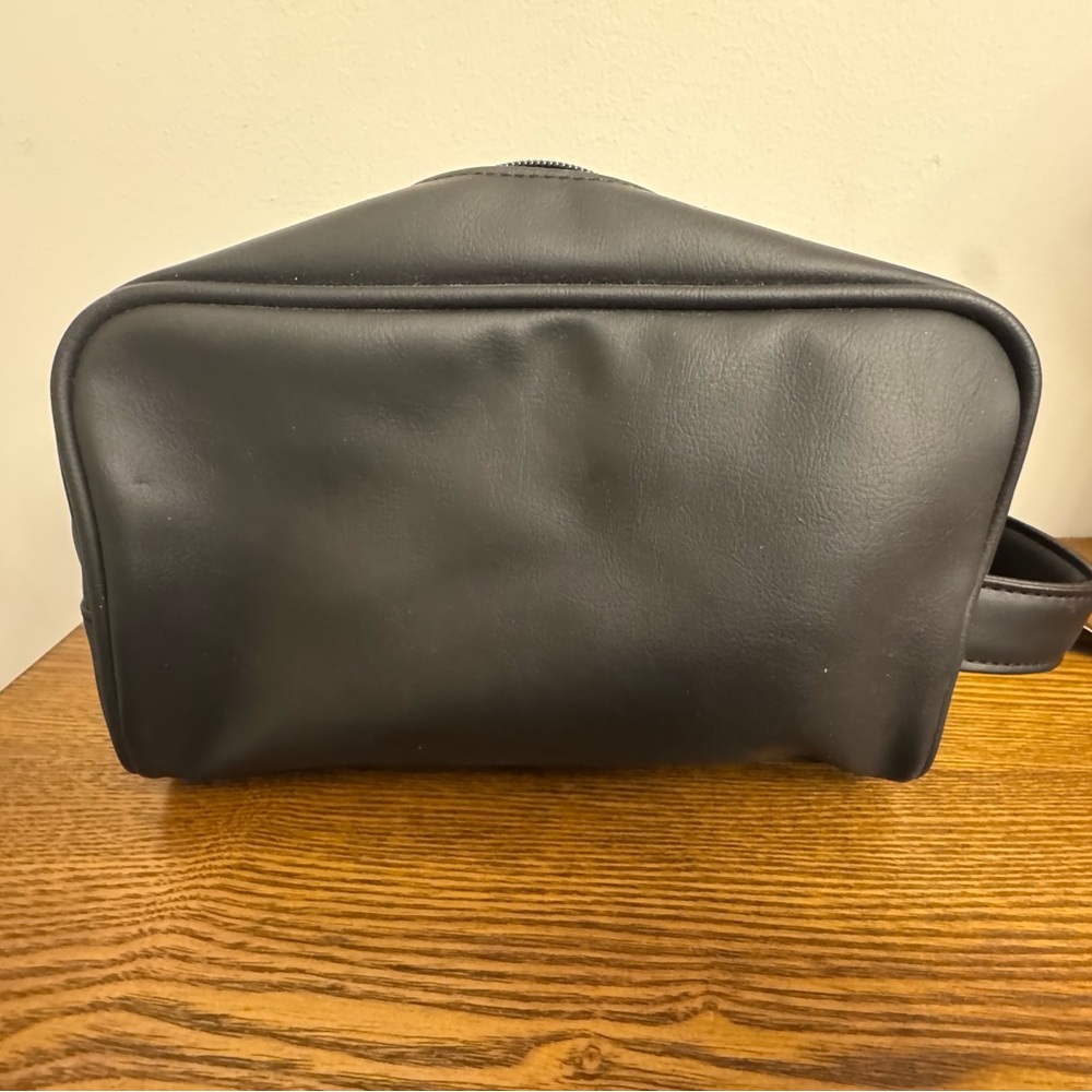 Ben Sherman Matar Collection Black Vegan Leather Toiletry Bag NWT OS